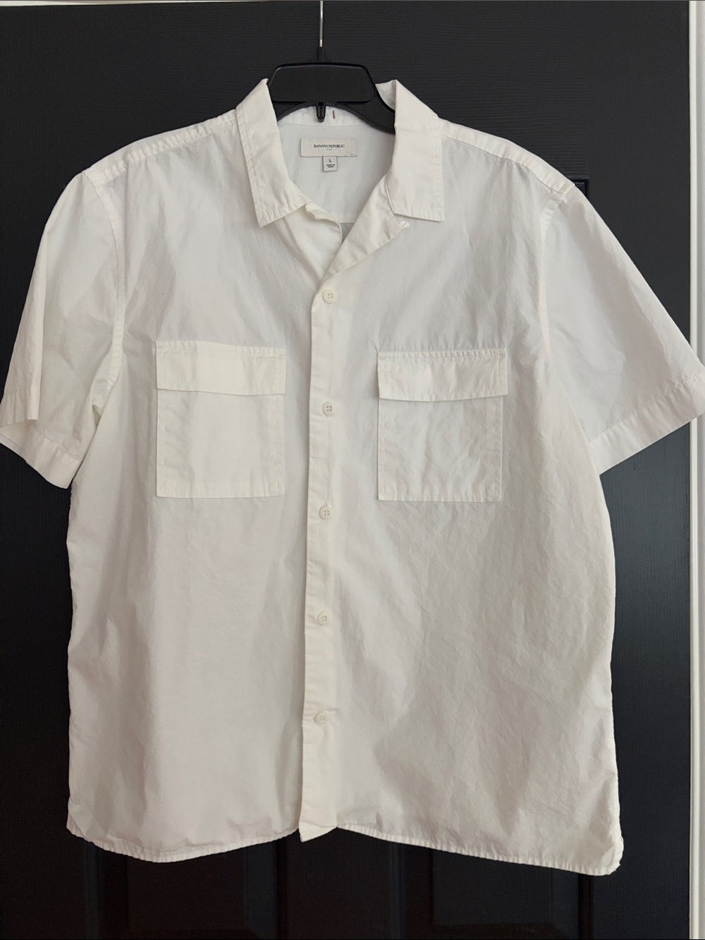 Banana Republic White Short-Sleeve Button-Down Shirt with Dual Chest Pockets